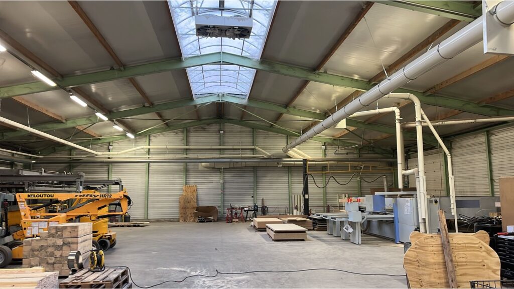 Installation d’une solution complète de dépoussiérage pour une menuiserie industrielle