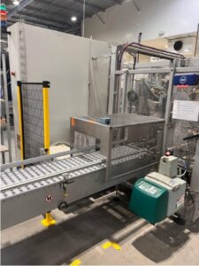 Carter de protection mécanique installé sur équipement industriel